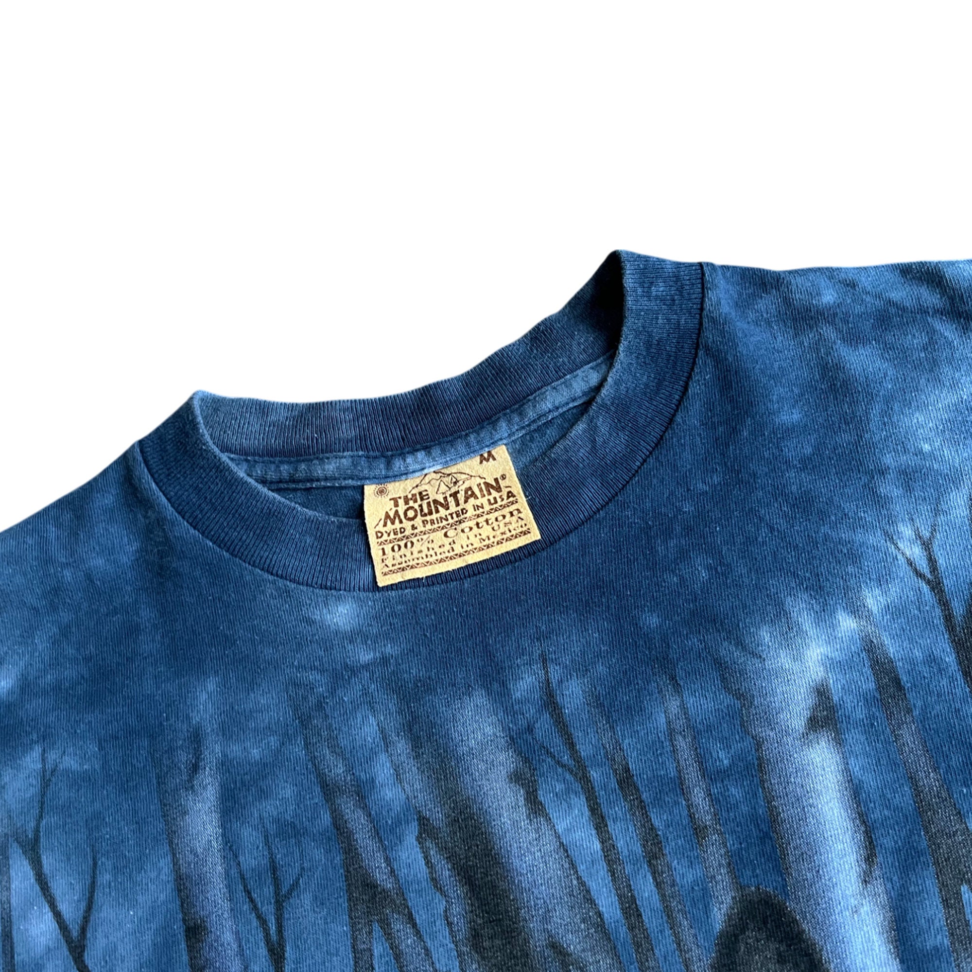 Vintage 90's The Mountain Wolves AOP T-shirt (M)