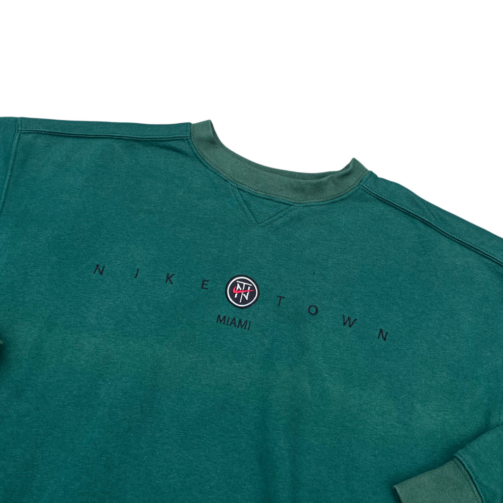 Vintage 90's Nike Town Embroidery Crewneck (M)