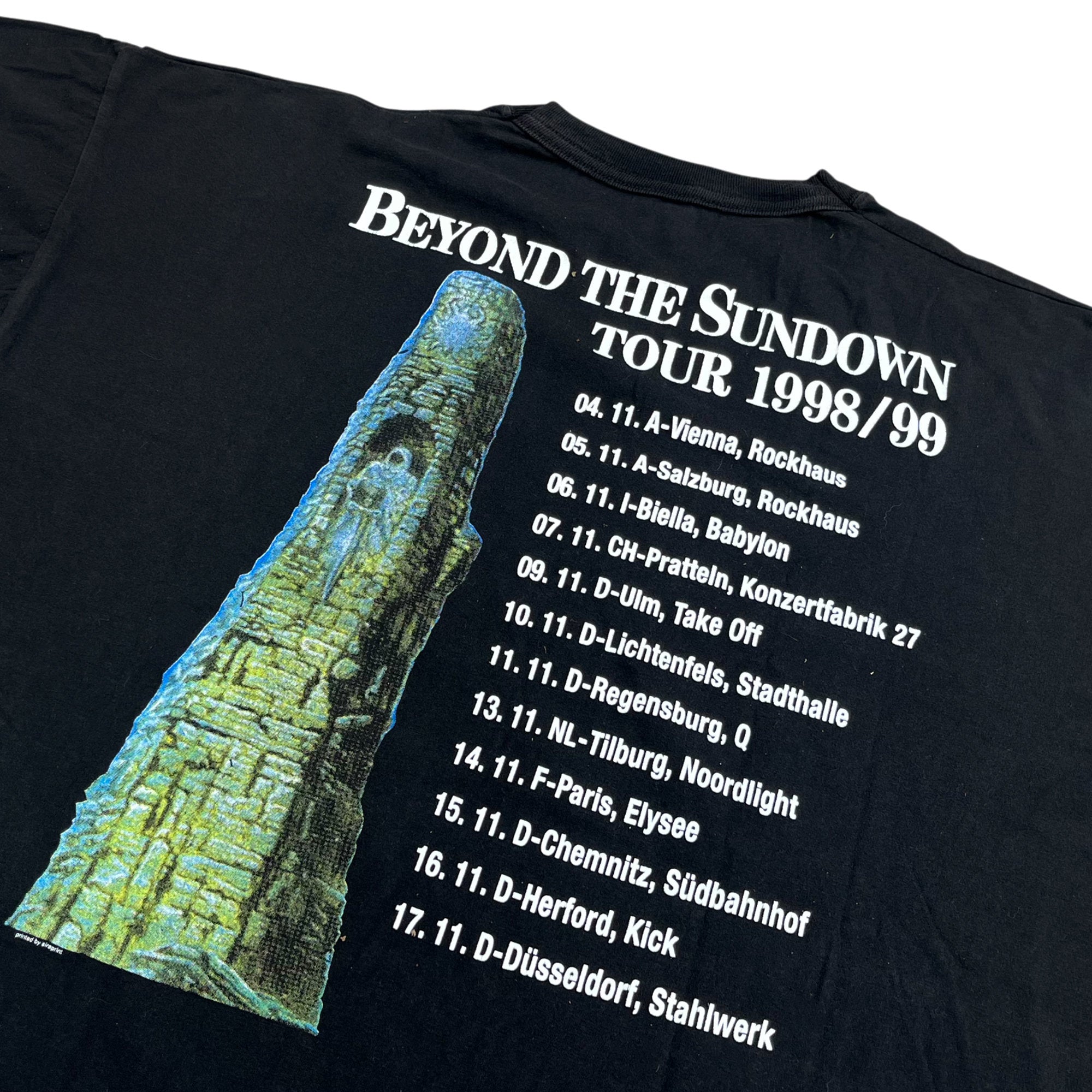 Vintage 1998 Rough Silk Beyond The Sundown Tour T-shirt (XL)